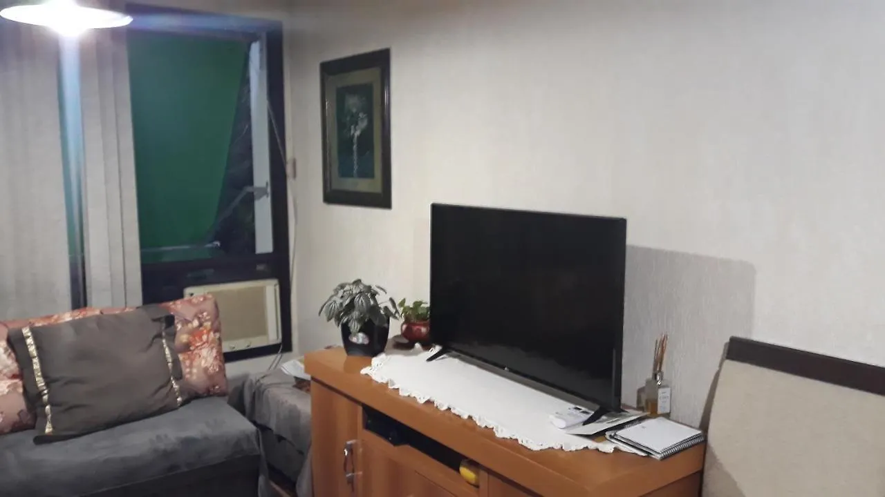 Апартаменты Apartamento Familiar Com Ou Sem Ar Condicionado Порту-Алегри